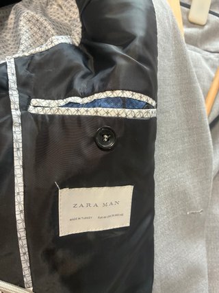 Chaqueta Zara Man Gris y pantalon