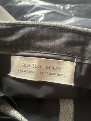 Chaqueta Zara Man Gris y pantalon