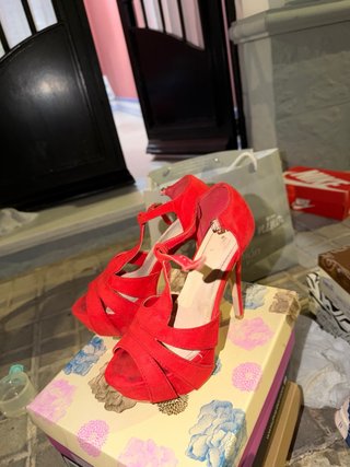 Scarpe col tacco rosse