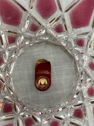 Bombonera cristal con tapa dorada