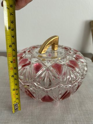 Bombonera cristal con tapa dorada