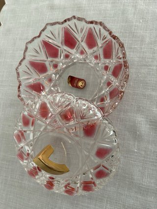 Bombonera cristal con tapa dorada