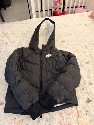 Chaqueta Nike Negra con Capucha