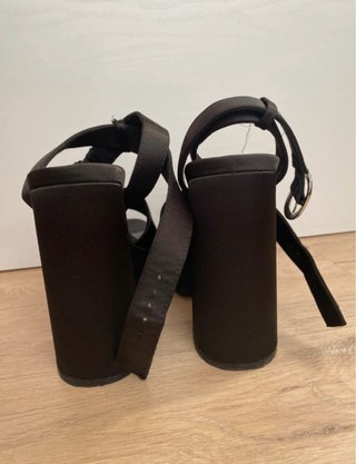 Zapatos de tacón negros plataforma