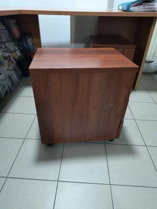 Cajonera de madera con RUEDAS