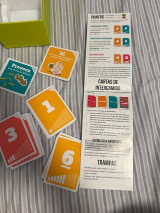 Juego de mesa T-Rex (Exploding Kittens)