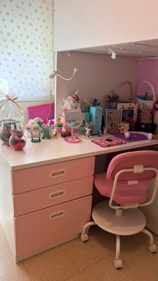 Cama alta juvenil con escritorio. colchón incluido
