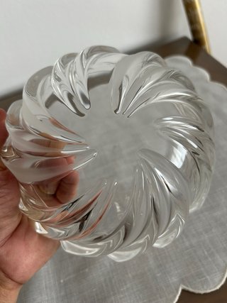 Bombonera Cristal Tapa con elemento de plata.