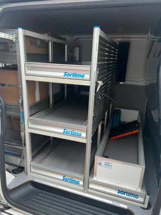 Estanterías para furgoneta ,precio negociable.
