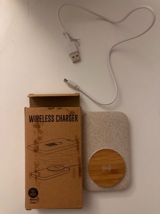 Cargador Inalámbrico Mesa + Cable USB