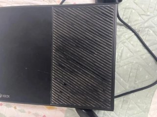Xbox One Negra con Mando y HDMI