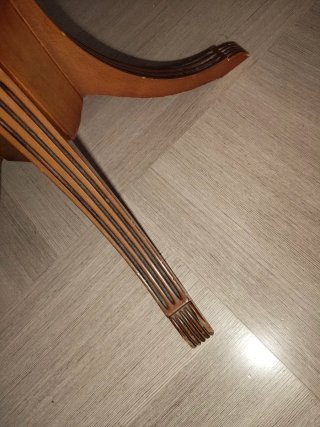 Mesa auxiliar octogonal de madera