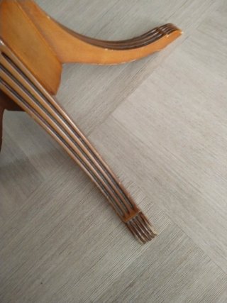 Mesa auxiliar octogonal de madera