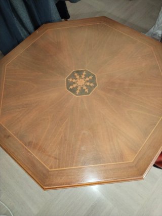 Mesa auxiliar octogonal de madera