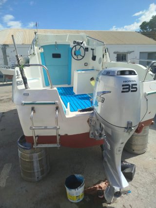 Barco con amarre incluido
