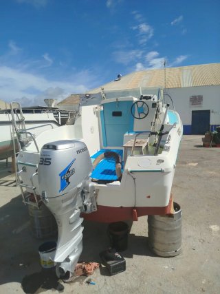 Barco con amarre incluido