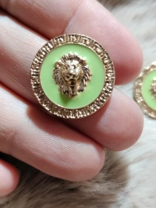 Pendientes vintage león dorados y verdes