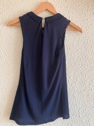 Camiseta azul con cuello Peter Pan