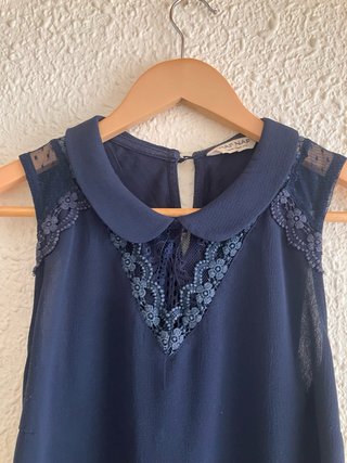 Camiseta azul con cuello Peter Pan