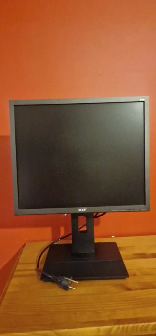 Monitor Acer nero da 19 pollici