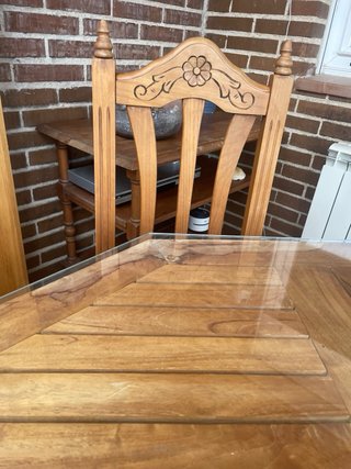 URGE  Mesa + 6 sillas+ mueble