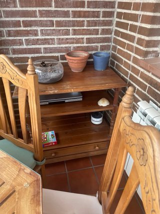 URGE  Mesa + 6 sillas+ mueble