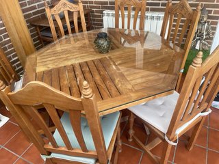 URGE  Mesa + 6 sillas+ mueble