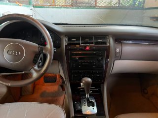 Audi A8 4.2 V8 355cv (blindado)