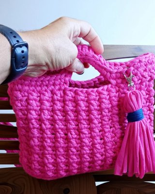 Mini borsa uncinetto fettuccia fucsia