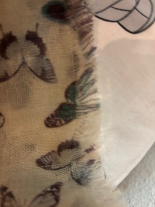 Pañuelo elegante estampado mariposas