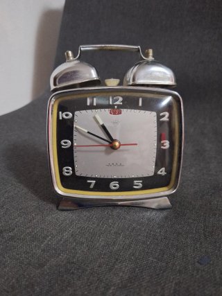 Reloj despertador antiguo de campana