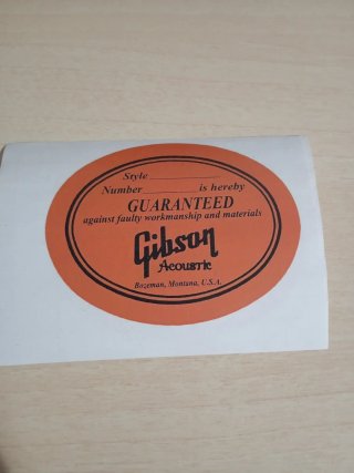 Etichetta Gibson per chitarra acustica da restaurare