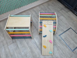 Cubo de escalada y rampa para niños