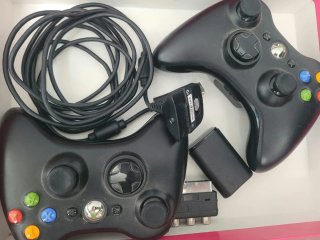 Xbox 360 con Kinect y 2 juegos