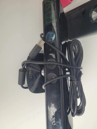Xbox 360 con Kinect y 2 juegos