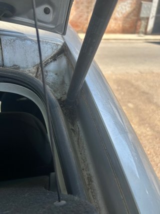Barra maletero coche