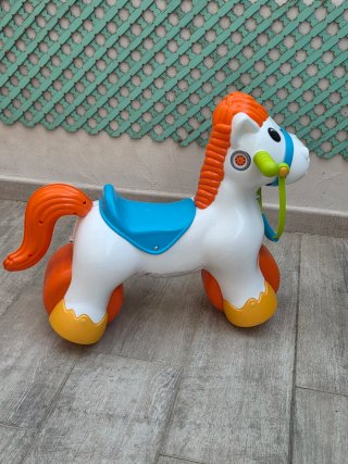 Caballito balancín infantil