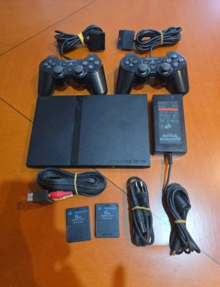 Consola PS2 Slim Nera + 2 Comandi + 2 Memorie