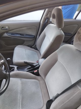 Nissan Almera 2000
