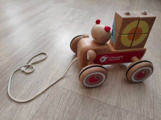 Juguete de madera Classic World con cuerda