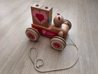 Juguete de madera Classic World con cuerda