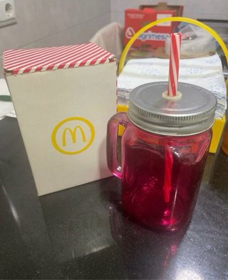 Taza McDonald's Bébetete la vida a sorbos