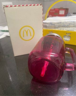 Taza McDonald's Bébetete la vida a sorbos