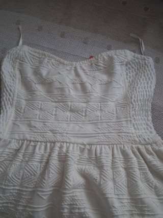Vestido palabra de honor Bershka blanco