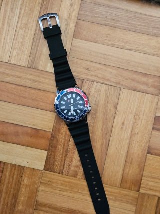 Reloj OFNS Negro y Plateado