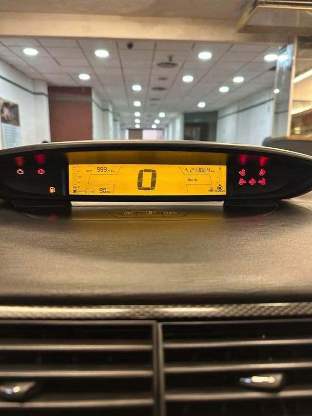 Citroen C4 2008/ 240 mil km / 1.6 diesel