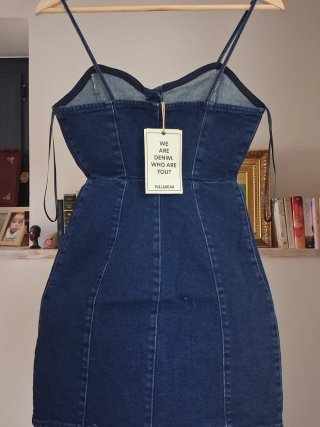Vestido vaquero ajustado con botones