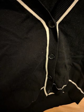 Jersey Mango Negro Talla M Cuello V Manga Larga