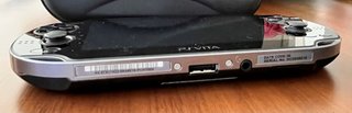 PS Vita + Accesorios + 2 Juegos