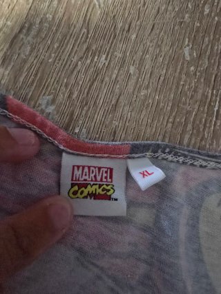 Camiseta Marvel Cómics